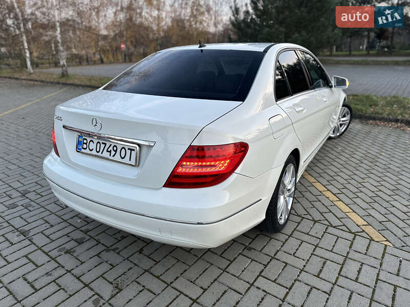 Седан Mercedes-Benz C-Class 2011 в Дрогобичі