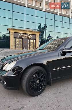 Седан Mercedes-Benz C-Class 2004 в 