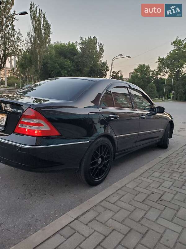 Седан Mercedes-Benz C-Class 2004 в Запорожье