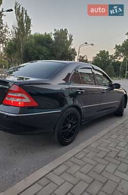 Седан Mercedes-Benz C-Class 2004 в 