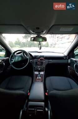 Седан Mercedes-Benz C-Class 2004 в 