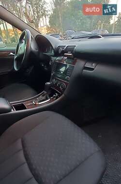 Седан Mercedes-Benz C-Class 2004 в 