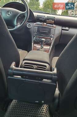 Седан Mercedes-Benz C-Class 2004 в 
