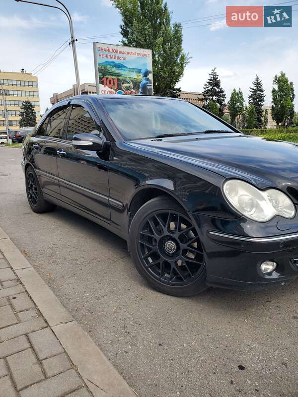 Седан Mercedes-Benz C-Class 2004 в Запорожье