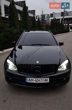 Универсал Mercedes-Benz C-Class 2010 в Киеве