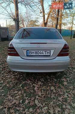 Седан Mercedes-Benz C-Class 2002 в Новоукраинке