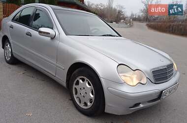 Седан Mercedes-Benz C-Class 2001 в Днепре