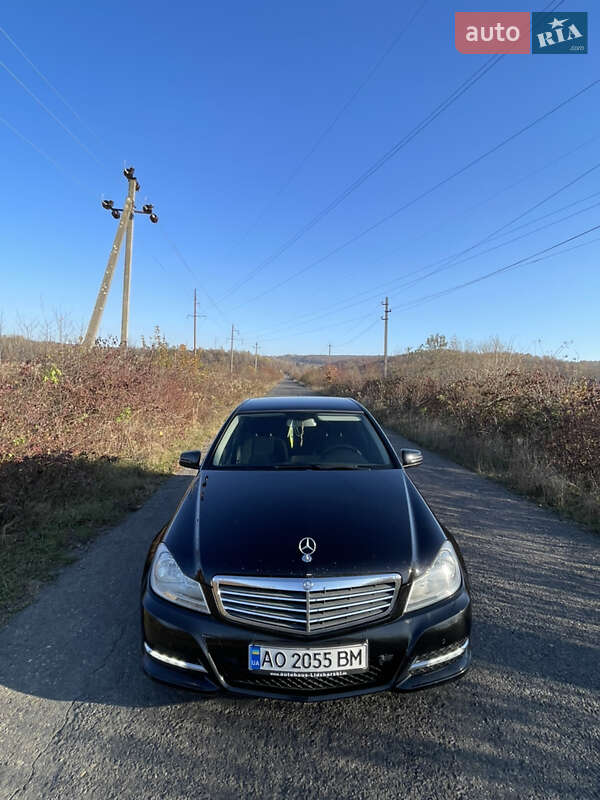 Седан Mercedes-Benz C-Class 2012 в Хусте
