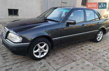 Седан Mercedes-Benz C-Class 1995 в Косове