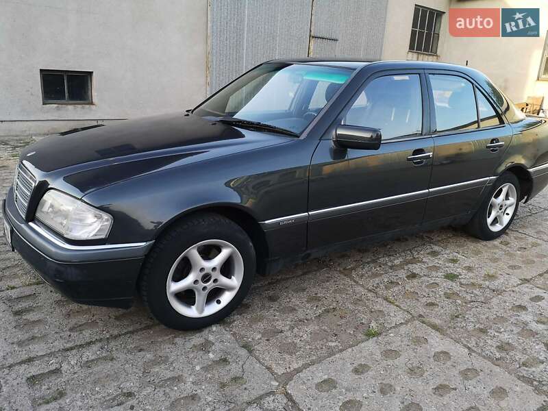 Седан Mercedes-Benz C-Class 1995 в Косові