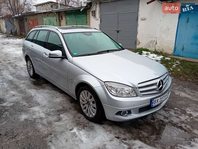 Универсал Mercedes-Benz C-Class 2010 в Староконстантинове