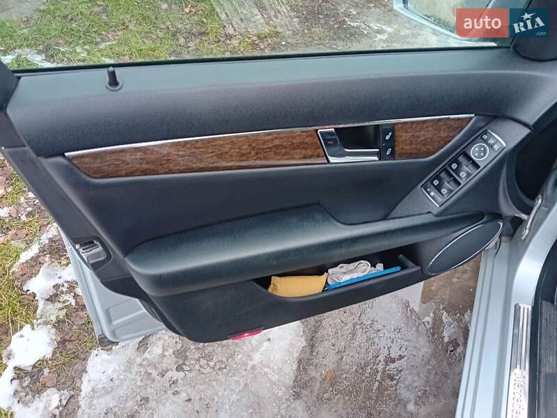Универсал Mercedes-Benz C-Class 2010 в Староконстантинове