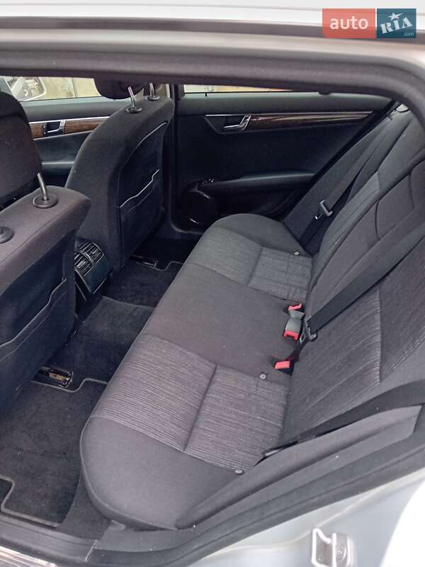 Универсал Mercedes-Benz C-Class 2010 в Староконстантинове