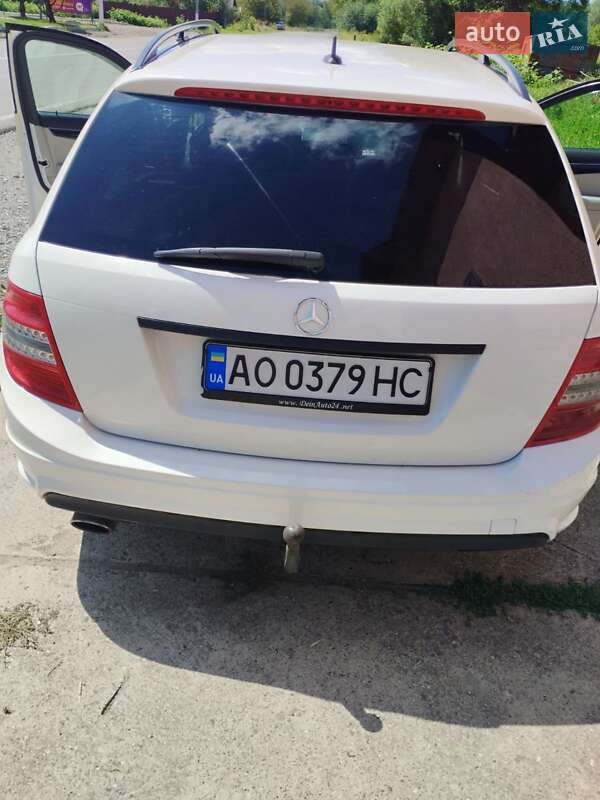 Mercedes-Benz C-Class 2010