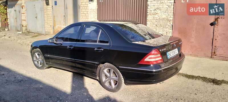 Седан Mercedes-Benz C-Class 2005 в Николаеве