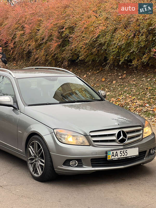 Універсал Mercedes-Benz C-Class 2008 в Києві
