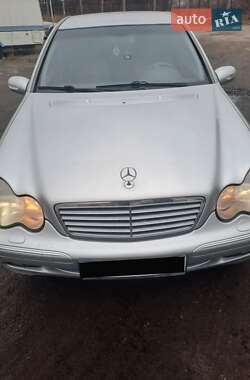 Седан Mercedes-Benz C-Class 2002 в Львові