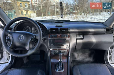 Седан Mercedes-Benz C-Class 2004 в Дніпрі