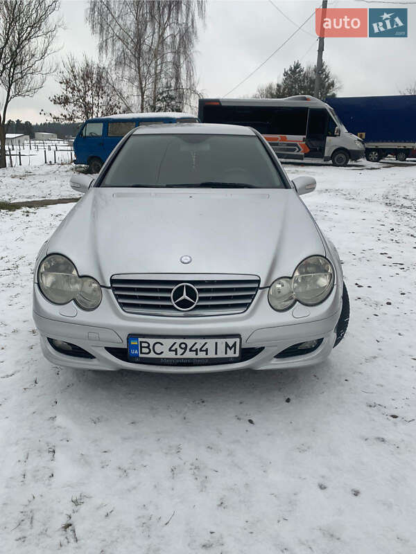 Mercedes-Benz C-Class 2005