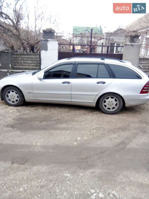 Универсал Mercedes-Benz C-Class 2002 в Николаеве