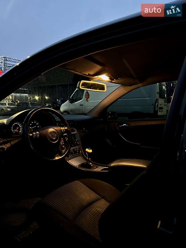 Купе Mercedes-Benz C-Class 2005 в Кривом Озере