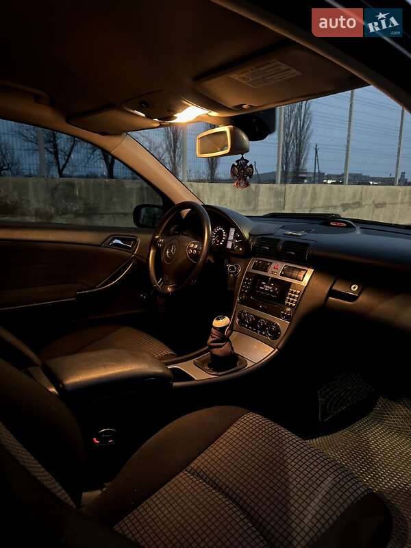 Купе Mercedes-Benz C-Class 2005 в Кривом Озере