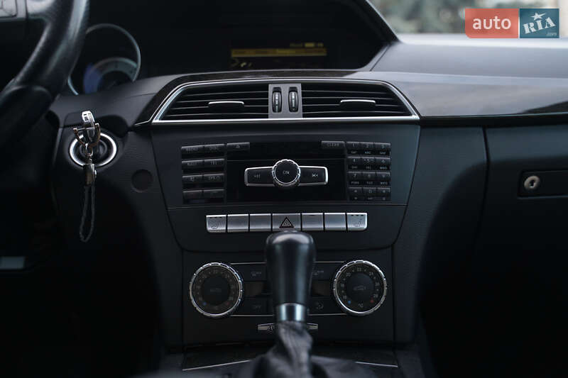 Універсал Mercedes-Benz C-Class 2012 в Івано-Франківську