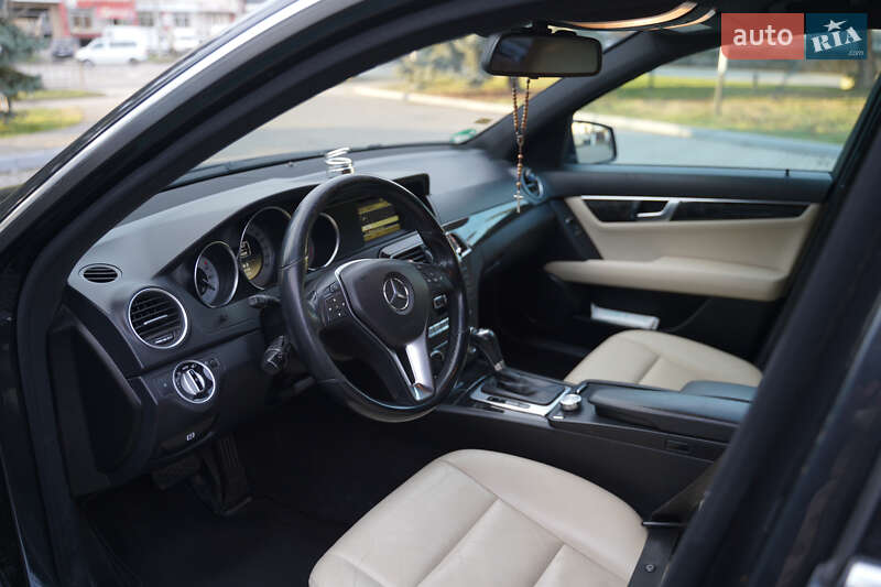 Універсал Mercedes-Benz C-Class 2012 в Івано-Франківську