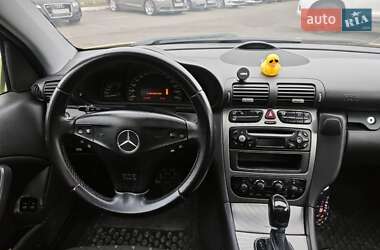 Купе Mercedes-Benz C-Class 2004 в Києві