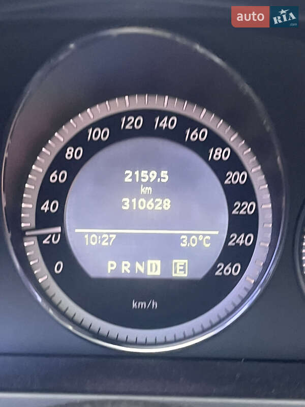 Універсал Mercedes-Benz C-Class 2011 в Києві