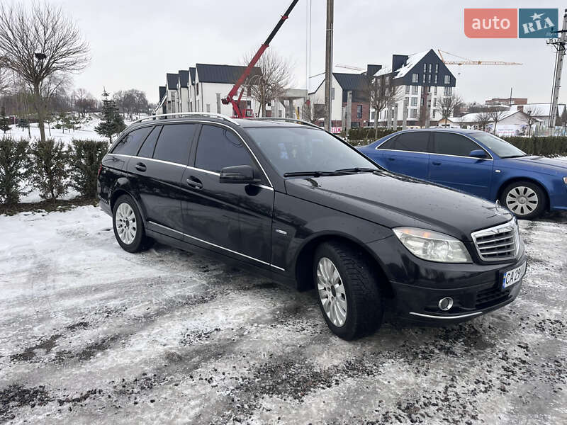 Універсал Mercedes-Benz C-Class 2011 в Києві