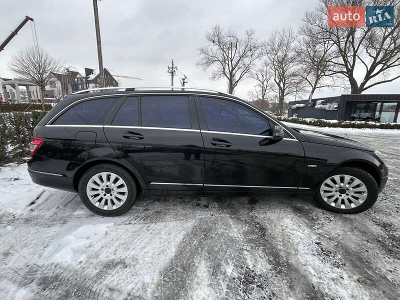 Універсал Mercedes-Benz C-Class 2011 в Києві