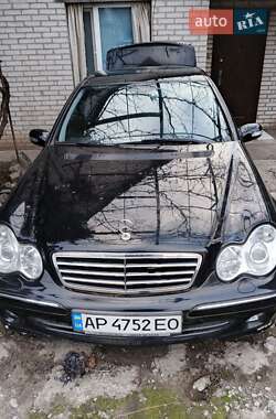 Седан Mercedes-Benz C-Class 2005 в Запорожье