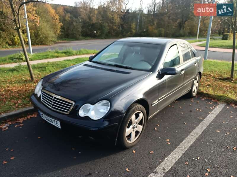 Седан Mercedes-Benz C-Class 2003 в Ивано-Франковске