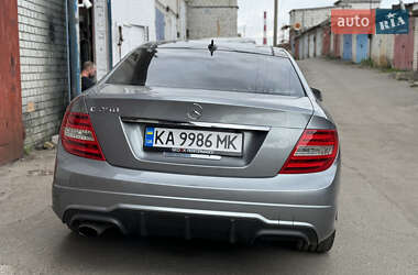 Купе Mercedes-Benz C-Class 2011 в 