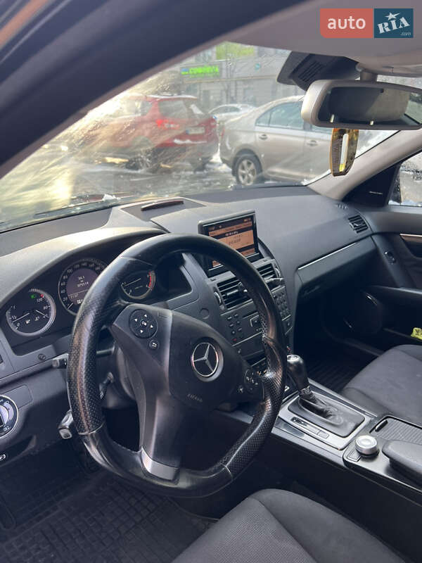 Универсал Mercedes-Benz C-Class 2010 в Львове