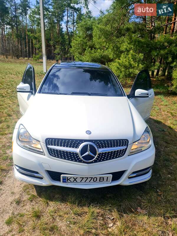 Седан Mercedes-Benz C-Class 2012 в 