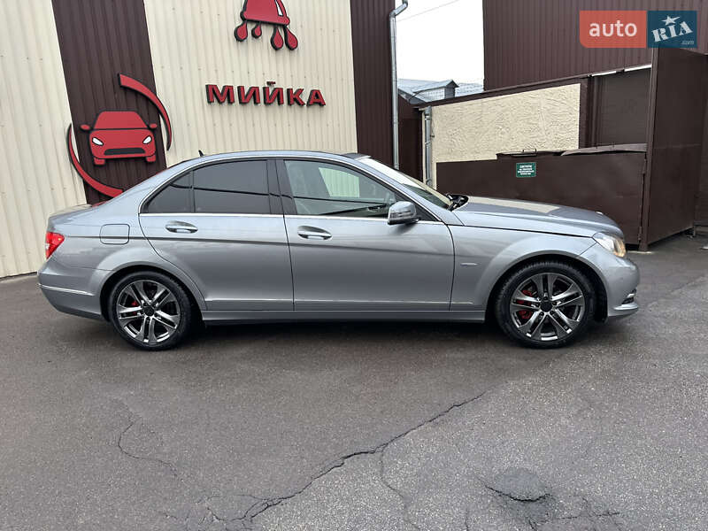 Седан Mercedes-Benz C-Class 2012 в Рівному