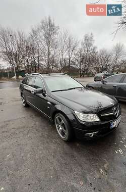 Універсал Mercedes-Benz C-Class 2009 в Києві