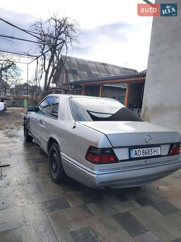 Седан Mercedes-Benz C-Class 1993 в Мукачево