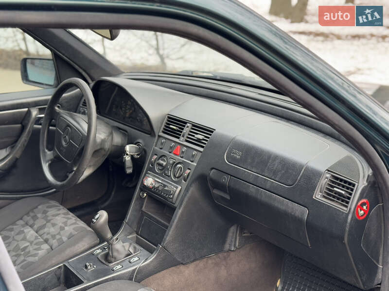 Седан Mercedes-Benz C-Class 1997 в Василькові