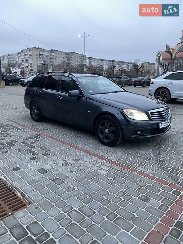 Універсал Mercedes-Benz C-Class 2010 в Івано-Франківську