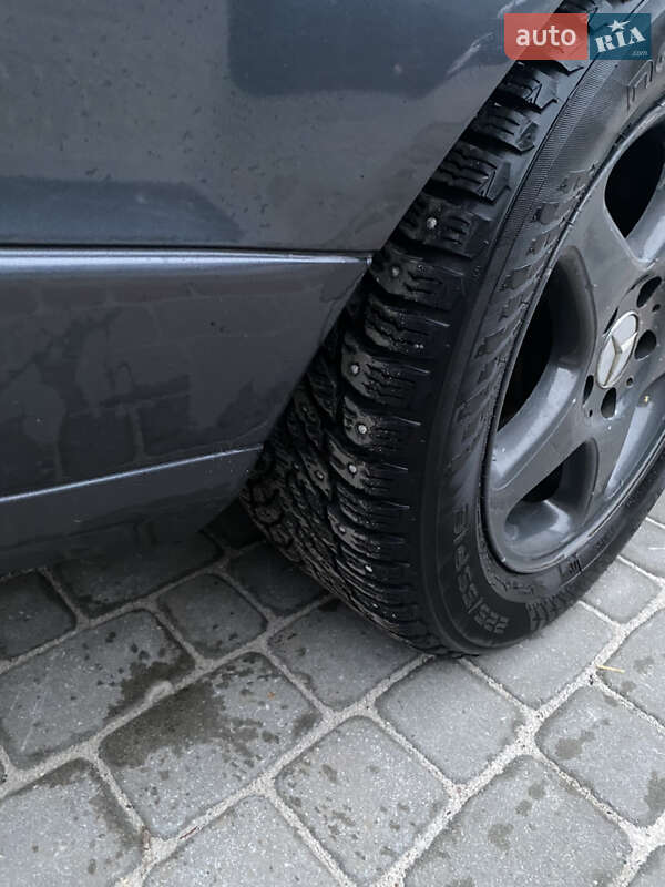 Універсал Mercedes-Benz C-Class 2010 в Івано-Франківську