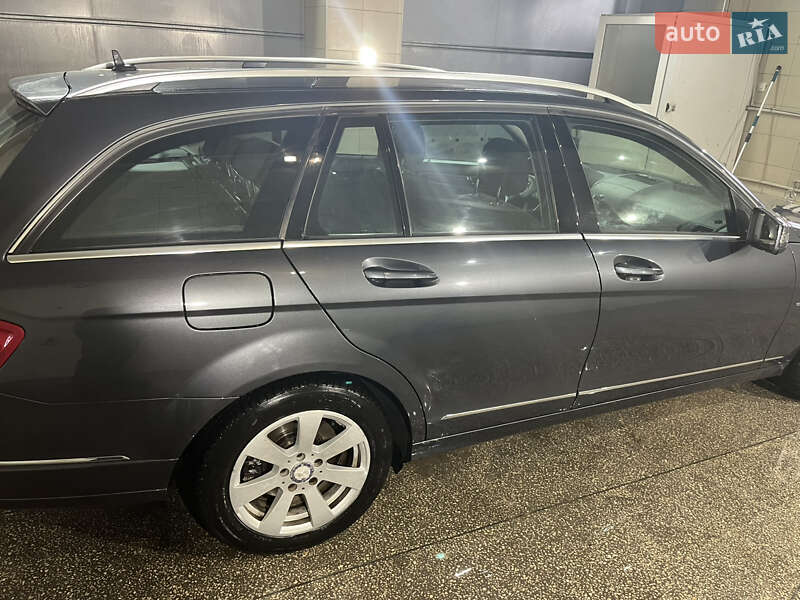 Универсал Mercedes-Benz C-Class 2010 в Гайвороне