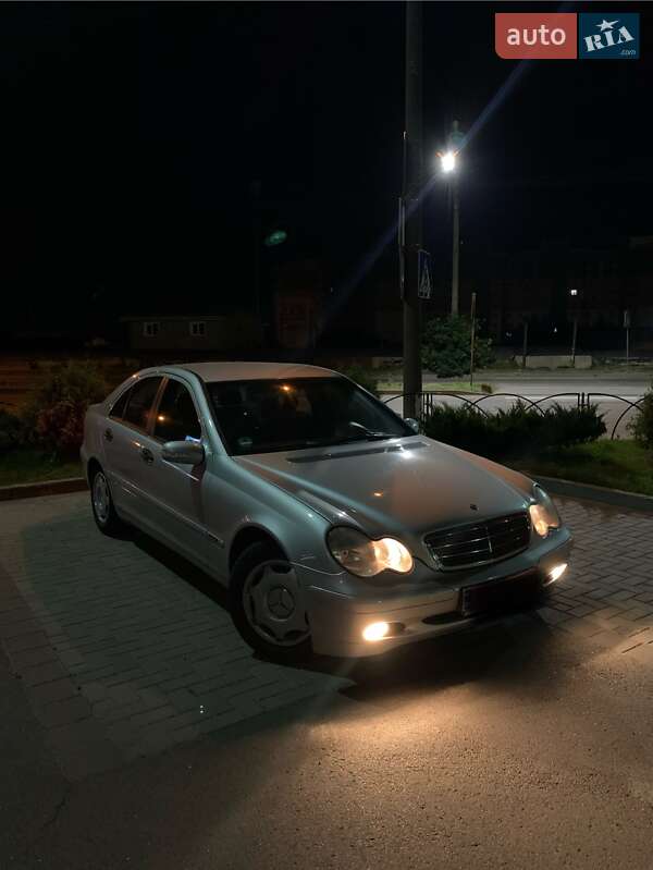 Седан Mercedes-Benz C-Class 2000 в Луцке