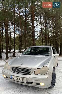 Седан Mercedes-Benz C-Class 2000 в Луцке