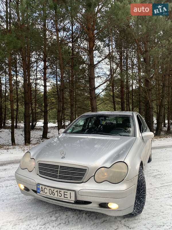 Седан Mercedes-Benz C-Class 2000 в 