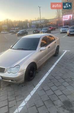 Седан Mercedes-Benz C-Class 2002 в Лебедині