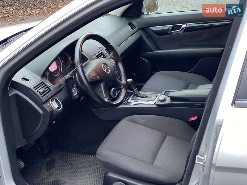 Седан Mercedes-Benz C-Class 2010 в Луцке фото 5 Седан Mercedes-Benz C-Class 2010 в Луцке