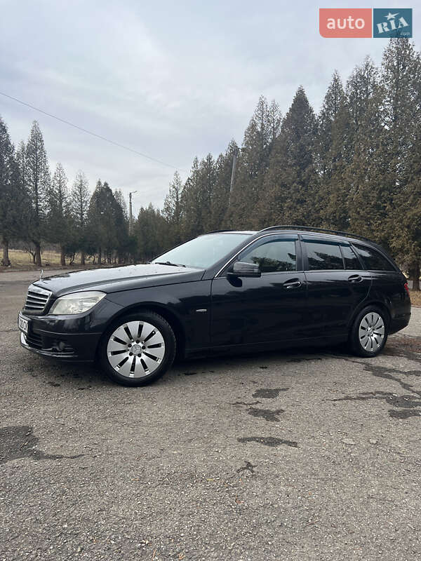 Универсал Mercedes-Benz C-Class 2010 в Рожнятове